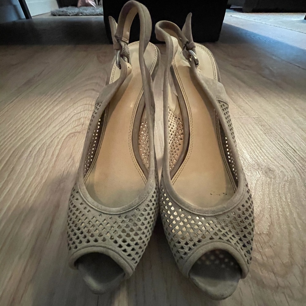 Enzo Angiolini Grey Heels Used Condition